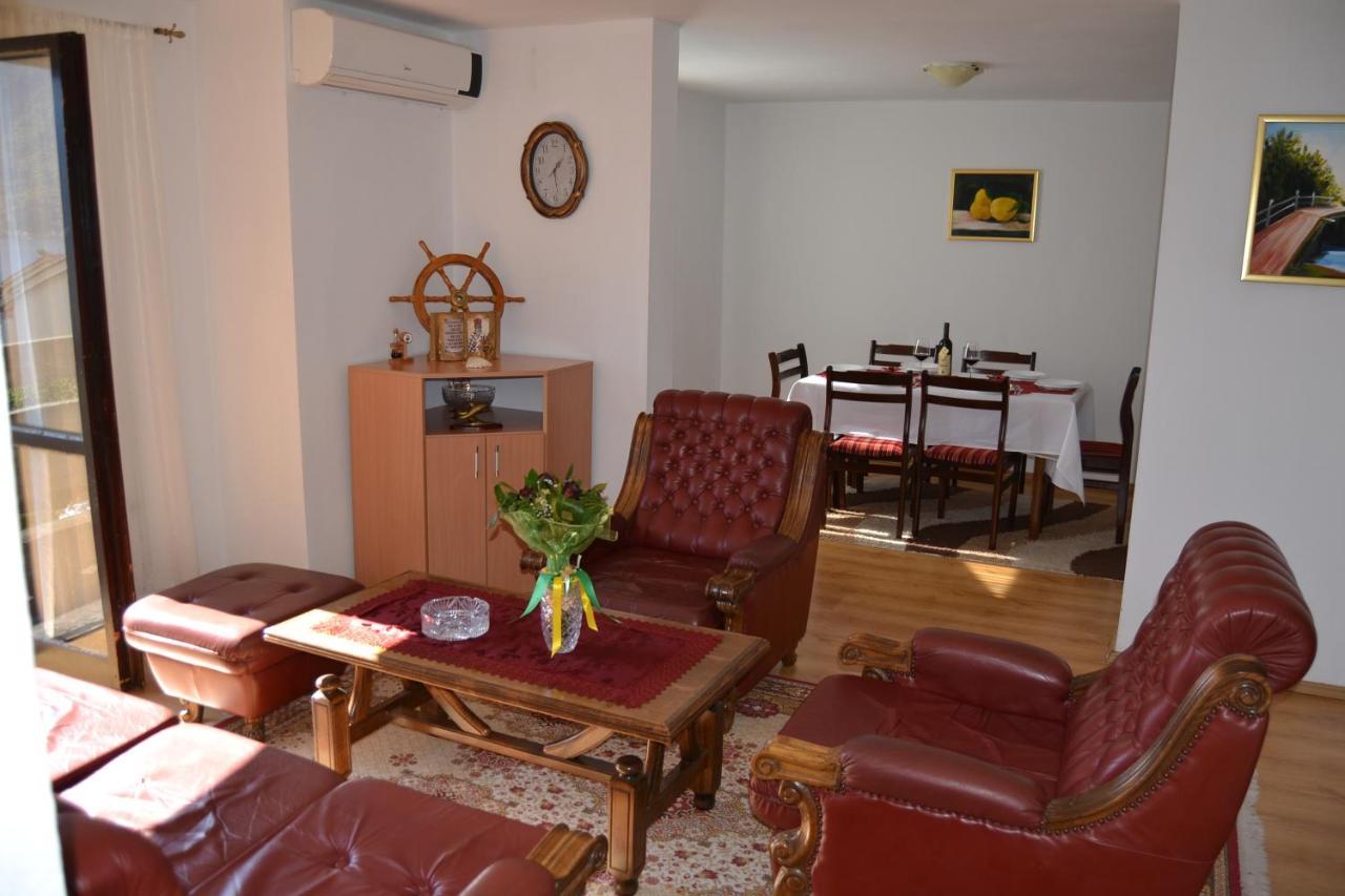 קוטור Apartments Dobrisa מראה חיצוני תמונה